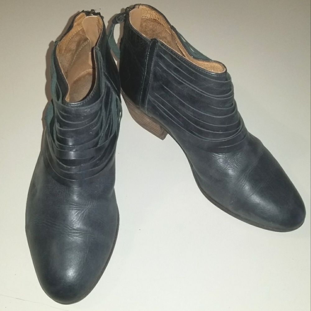 Clarks Grey Leather Spye Celeste Ankle Boots 9.5 - Picture 2 of 12